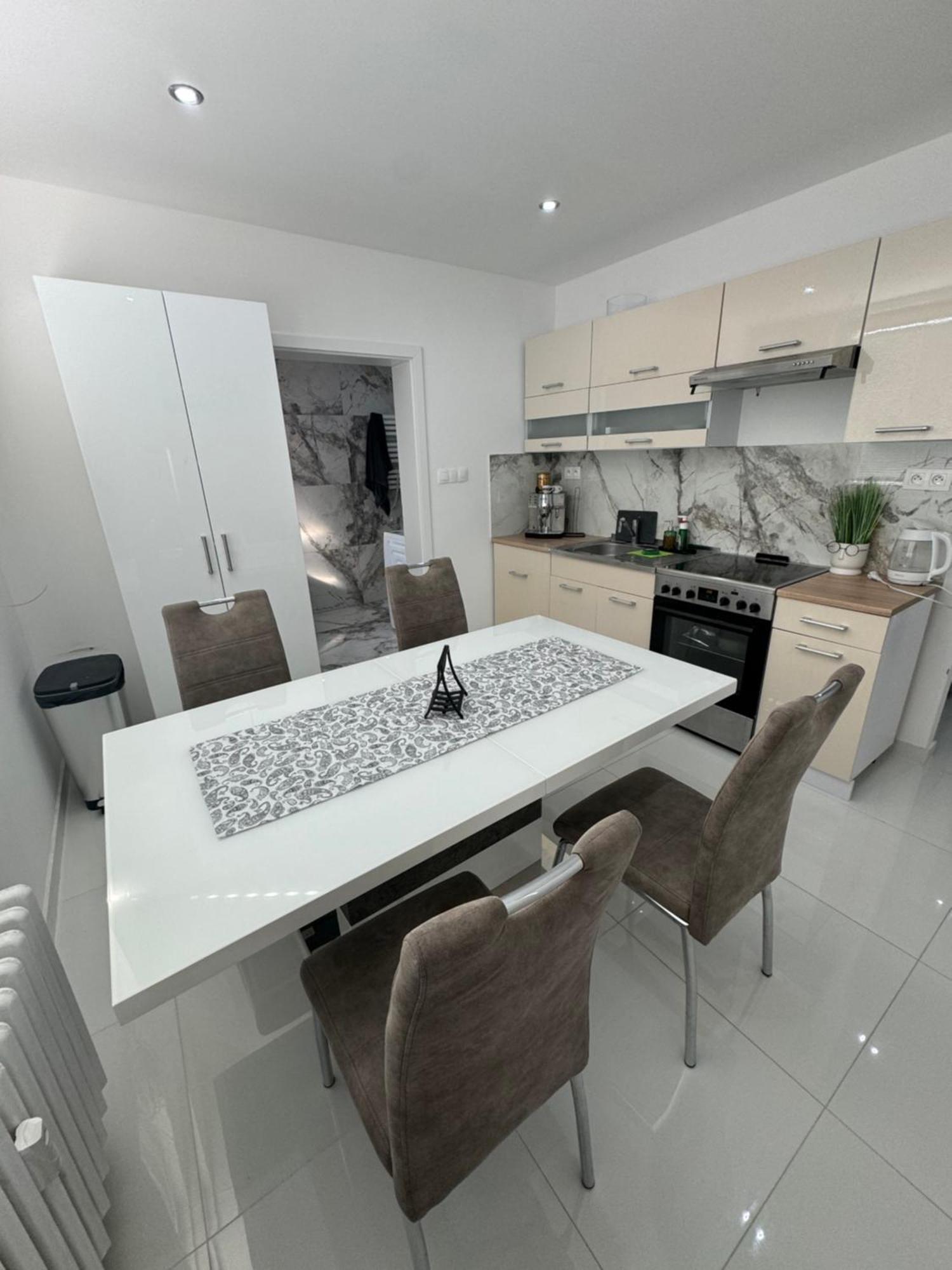 Peti Apartman Centrum 加兰塔 外观 照片
